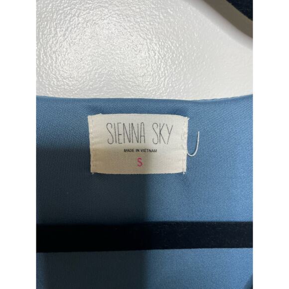 Sienna Sky Floral Ditsy Pattern Flutter Sleeves Hi-Low Wrap Midi Dress Blue S - Picture 9 of 12